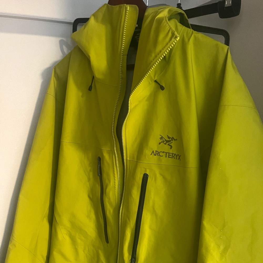 Arc’terxy Alpha SV Jacket - Picture 1 of 4